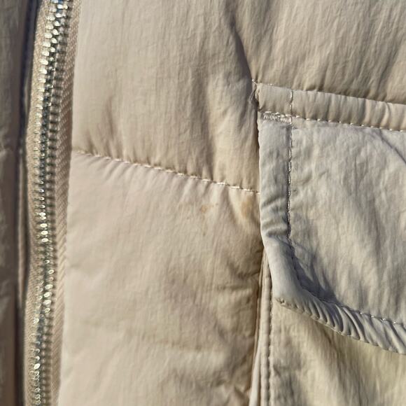 ☘️ Sinsay Short Puffer Jacket with Zip Collar and Patch Pockets in Cream Color - Picture 4 of 14